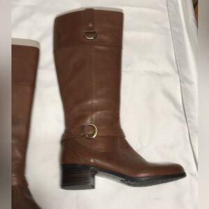 Bandolino cognac colored leather boots. Great condition. Size 6 1/2 medium.